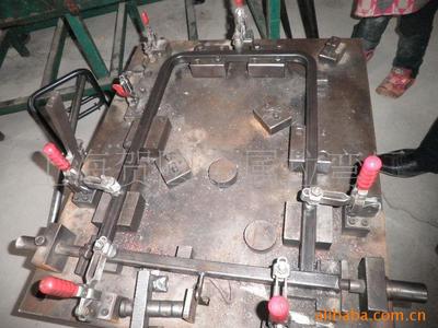 上海月凌金屬拉彎廠 專業(yè)提供20方管彎管、車架加工及焊接組裝服務(wù)